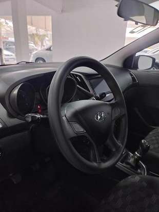 HYUNDAI-HB20-2015