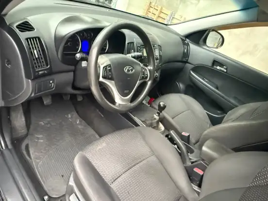 HYUNDAI-I30-2010