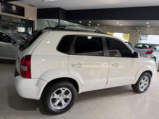 HYUNDAI-TUCSON-2.0 MPFI GLS 16V 143CV 2WD FLEX 4P AUTOMÁTICO HYUNDAI-TUCSON-2015