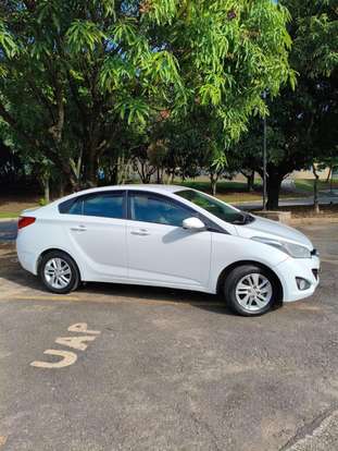 HYUNDAI-HB20S-2013