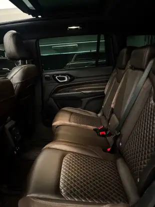 JEEP-COMMANDER-2023