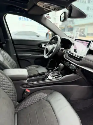 JEEP-COMMANDER-2025