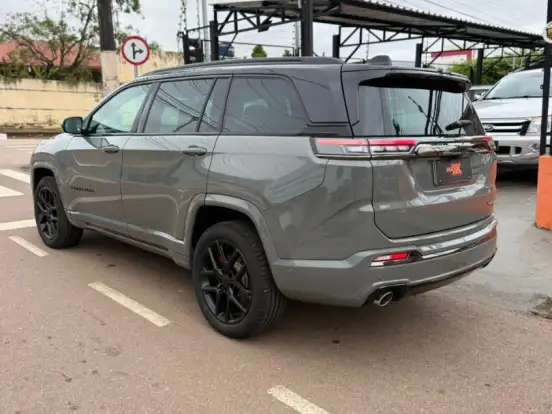 JEEP-COMMANDER-2.0 HURRICANE 4 TURBO GASOLINA BLACKHAWK AT9 JEEP-COMMANDER-2025