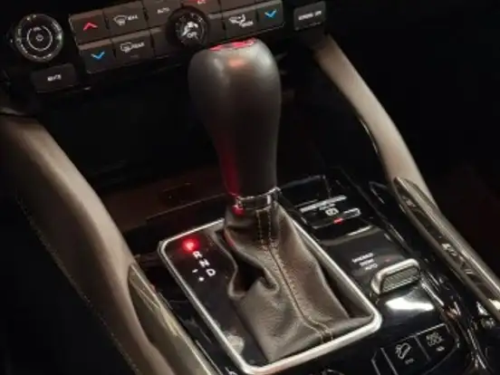 JEEP-COMMANDER-2.0 HURRICANE 4 TURBO GASOLINA OVERLAND AT9 JEEP-COMMANDER-2024