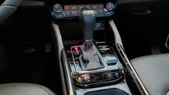 JEEP-COMMANDER-2022