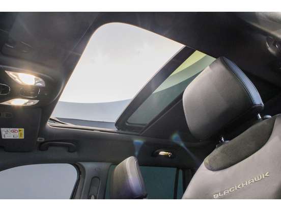 JEEP-COMMANDER-2.0 HURRICANE 4 TURBO GASOLINA BLACKHAWK AT9 JEEP-COMMANDER-2024