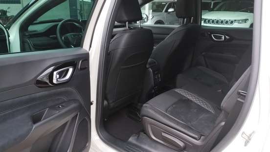 JEEP-COMMANDER-2025