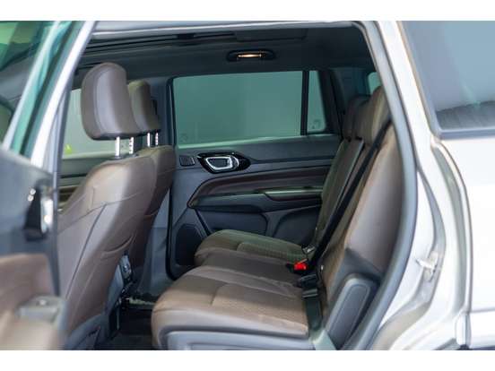 JEEP-COMMANDER-2024