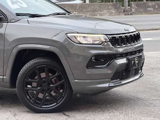 JEEP-COMPASS-2.0 HURRICANE 4 TURBO GASOLINA BLACKHAWK AT9 JEEP-COMPASS-2024