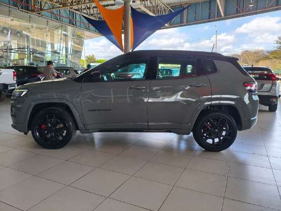 JEEP-COMPASS-2.0 HURRICANE 4 TURBO GASOLINA BLACKHAWK AT9 JEEP-COMPASS-2025