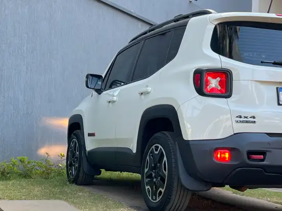 JEEP-RENEGADE-2.0 16V TURBO DIESEL TRAILHAWK 4P 4X4 AUTOMÁTICO JEEP-RENEGADE-2015
