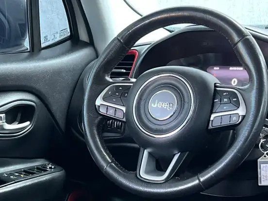 JEEP-RENEGADE-2.0 16V TURBO DIESEL TRAILHAWK 4P 4X4 AUTOMÁTICO JEEP-RENEGADE-2015