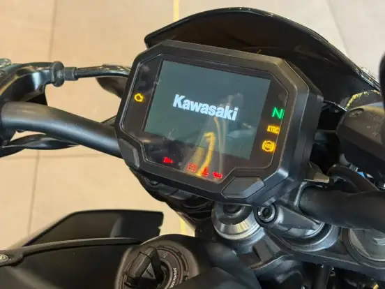 KAWASAKI-Z900 KAWASAKI-Z900-2022