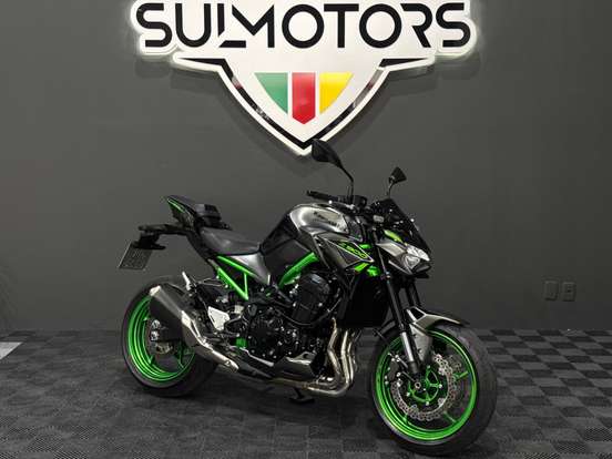 KAWASAKI-Z900-2023