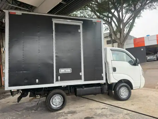 KIA-BONGO-2011