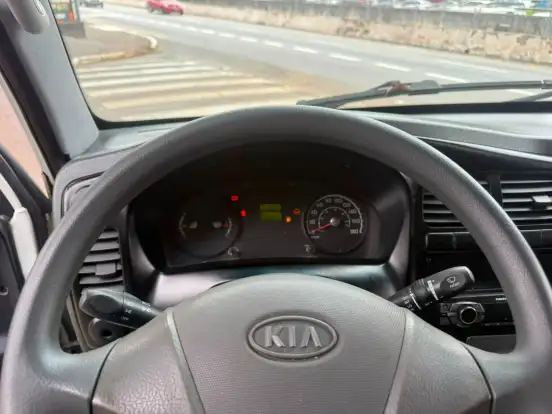 KIA-BONGO-2.5 K-2500 4X2 CS TURBO DIESEL 2P MANUAL KIA-BONGO-2011
