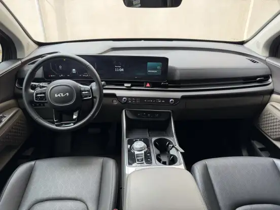 KIA-CARNIVAL-2024