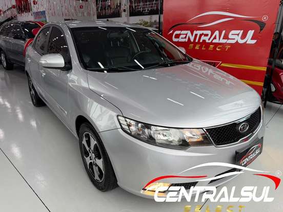 KIA-CERATO-1.6 E.213 SEDAN 16V GASOLINA 4P MANUAL KIA-CERATO-2010