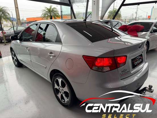 KIA-CERATO-2010