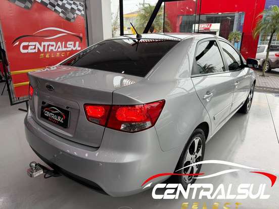 KIA-CERATO-2010
