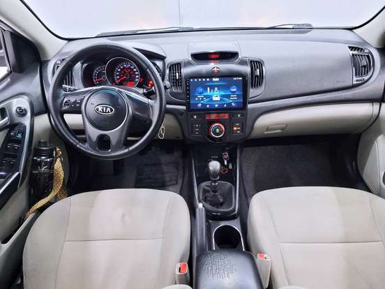 KIA-CERATO-1.6 EX3 SEDAN 16V GASOLINA 4P MANUAL KIA-CERATO-2010