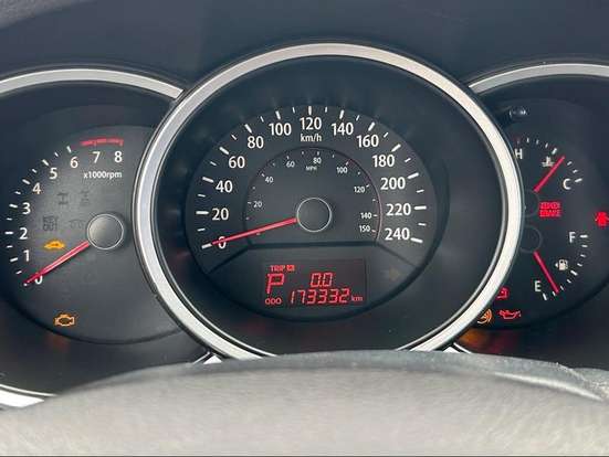 KIA-SORENTO-2010