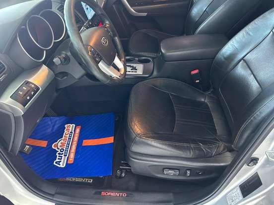 KIA-SORENTO-3.5 S.558 V6 4X2 24V GASOLINA 4P AUTOMÁTICO KIA-SORENTO-2012