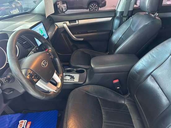 KIA-SORENTO-3.5 S.558 V6 4X2 24V GASOLINA 4P AUTOMÁTICO KIA-SORENTO-2012