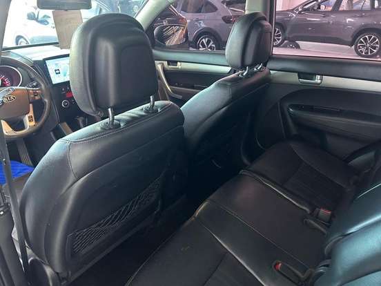 KIA-SORENTO-3.5 S.558 V6 4X2 24V GASOLINA 4P AUTOMÁTICO KIA-SORENTO-2012