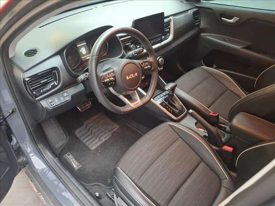 KIA-STONIC-2021