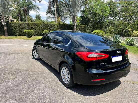 KIA-CERATO-1.6 SX 16V FLEX 4P AUTOMÁTICO KIA-CERATO-2013