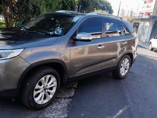 KIA-SORENTO-2.4 16V GASOLINA EX AUTOMÁTICO KIA-SORENTO-2013