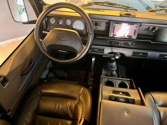 LAND ROVER-DEFENDER-2000