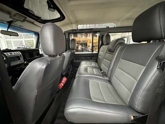 LAND ROVER-DEFENDER-2004