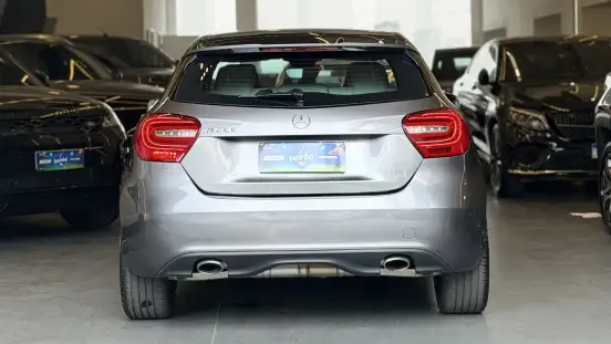 MERCEDES-BENZ-A 200-2015