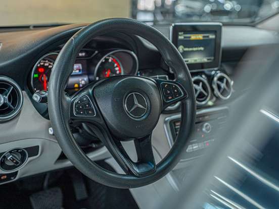 MERCEDES-BENZ-CLA 180-2018