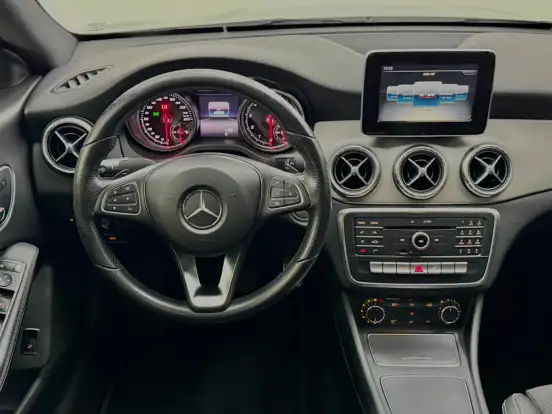 MERCEDES-BENZ-CLA 200-1.6 CGI FLEX 7G-DCT MERCEDES-BENZ-CLA 200-2017