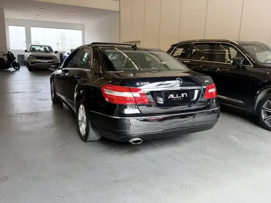 MERCEDES-BENZ-E 250-2011