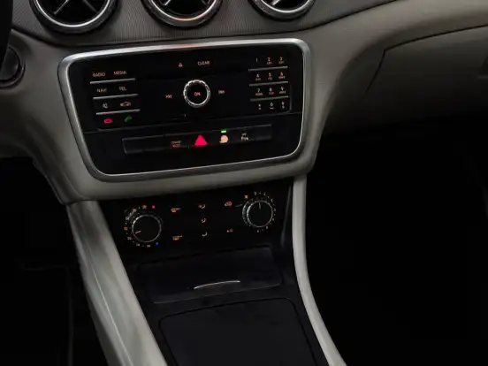 MERCEDES-BENZ-GLA 200-1.6 CGI ADVANCE 16V TURBO FLEX 4P AUTOMÁTICO MERCEDES-BENZ-GLA 200-2016
