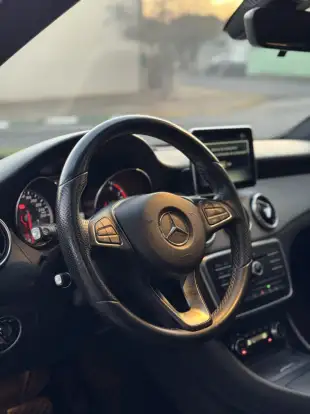 MERCEDES-BENZ-GLA 200-2015