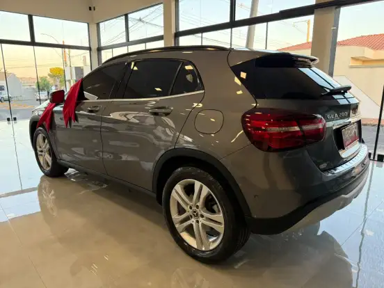 MERCEDES-BENZ-GLA 200-2020