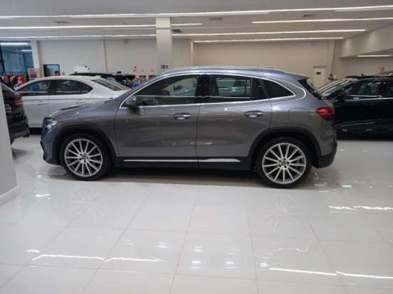 MERCEDES-BENZ-GLA 200-2022