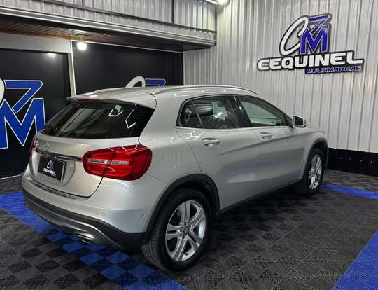 MERCEDES-BENZ-GLA 200-1.6 CGI ADVANCE 16V TURBO FLEX 4P AUTOMÁTICO MERCEDES-BENZ-GLA 200-2017
