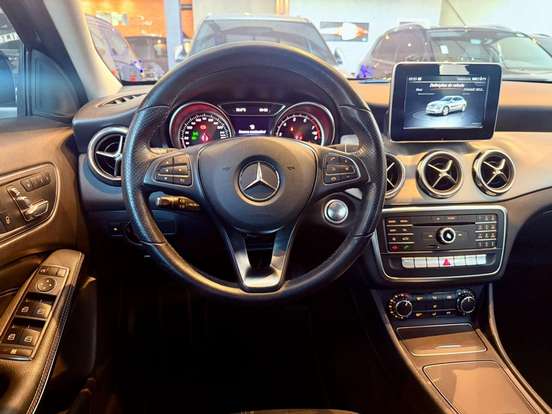 MERCEDES-BENZ-GLA 200-2019