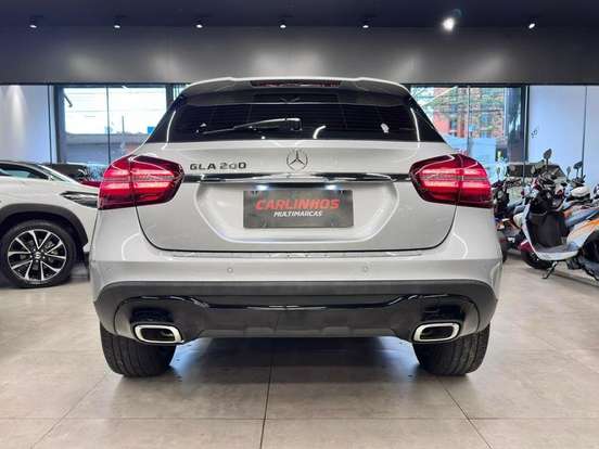 MERCEDES-BENZ-GLA 200-1.6 CGI FLEX NIGHT 7G-DCT MERCEDES-BENZ-GLA 200-2018