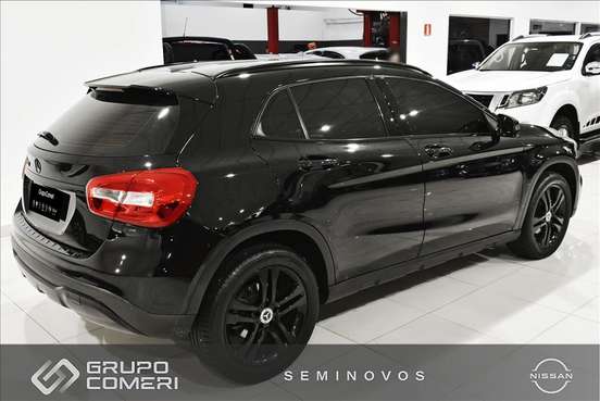 MERCEDES-BENZ-GLA 200-2018