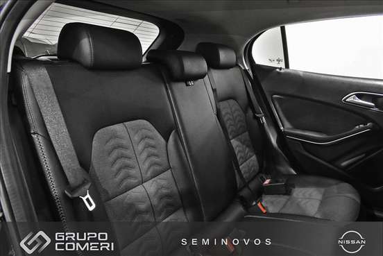 MERCEDES-BENZ-GLA 200-2018