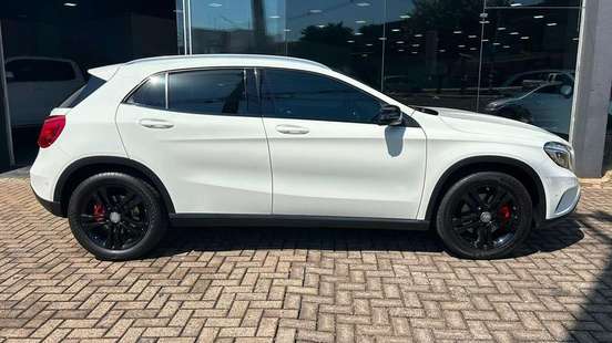 MERCEDES-BENZ-GLA 250-2.0 16V TURBO GASOLINA ENDURO 4P AUTOMÁTICO MERCEDES-BENZ-GLA 250-2016