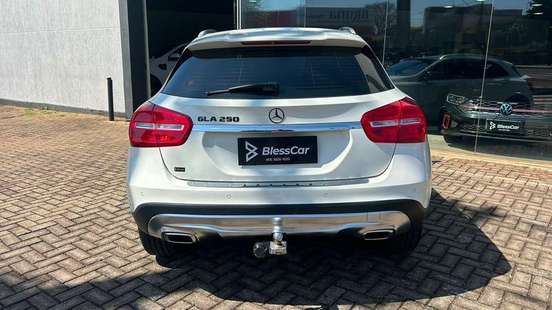 MERCEDES-BENZ-GLA 250-2016