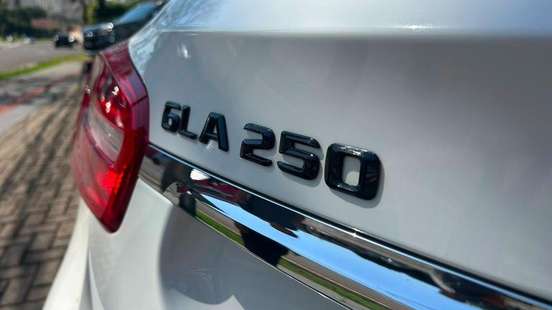 MERCEDES-BENZ-GLA 250-2016